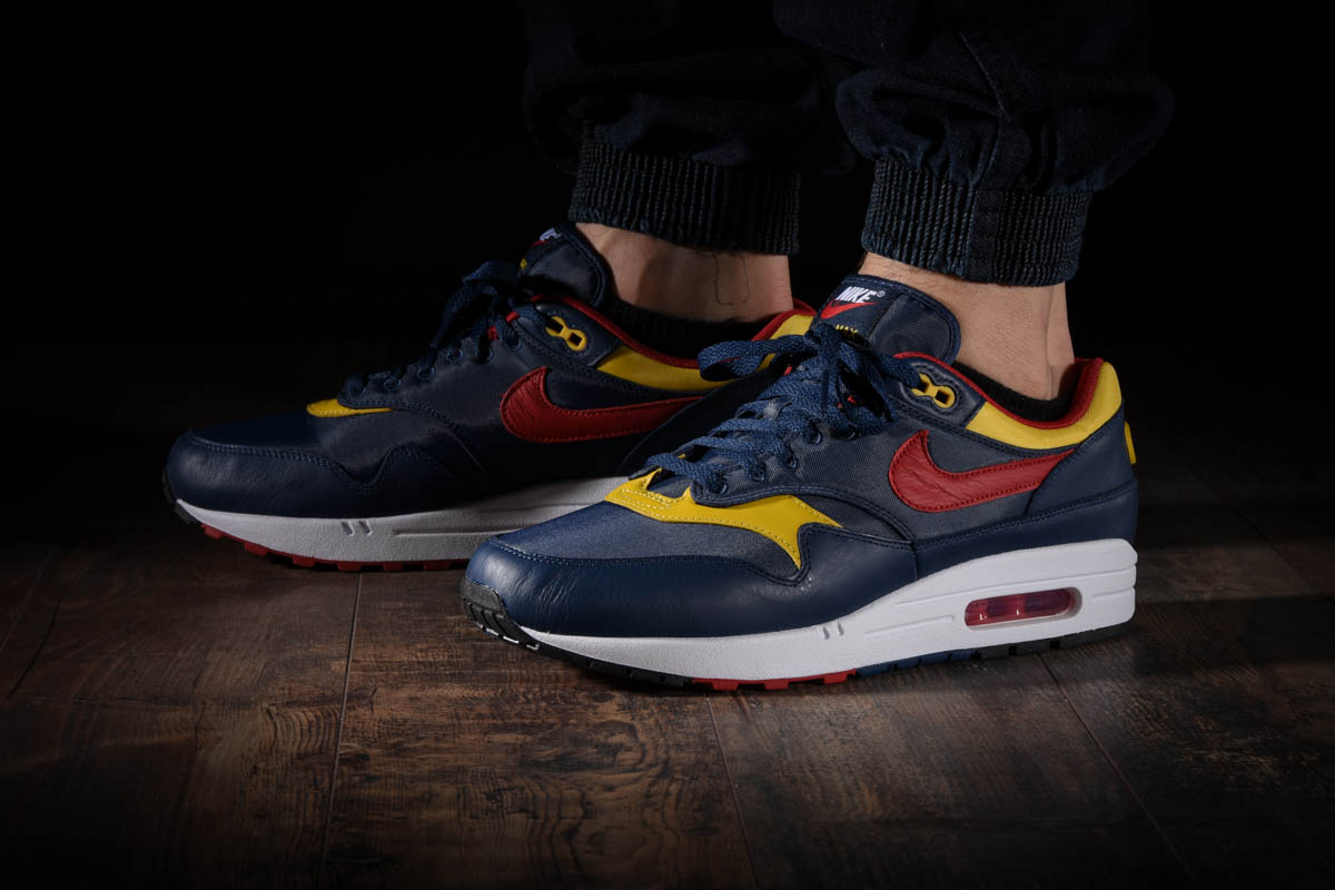 NIKE AIR MAX 1 PREMIUM 93 LOGO PACK