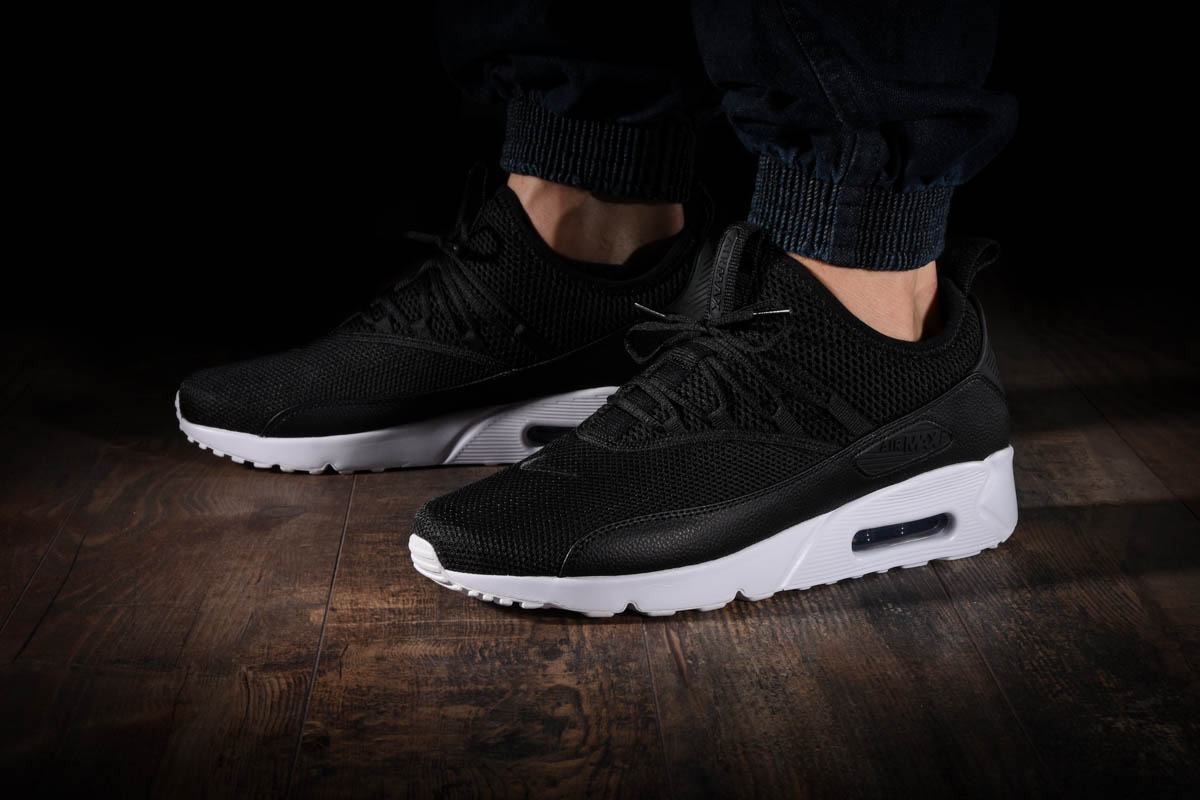 NIKE AIR MAX 90 EZ BLACK