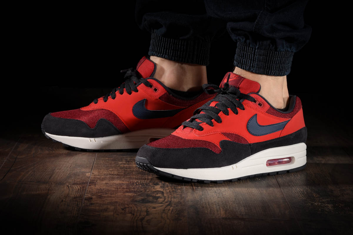 NIKE AIR MAX 1 RED CRUSH