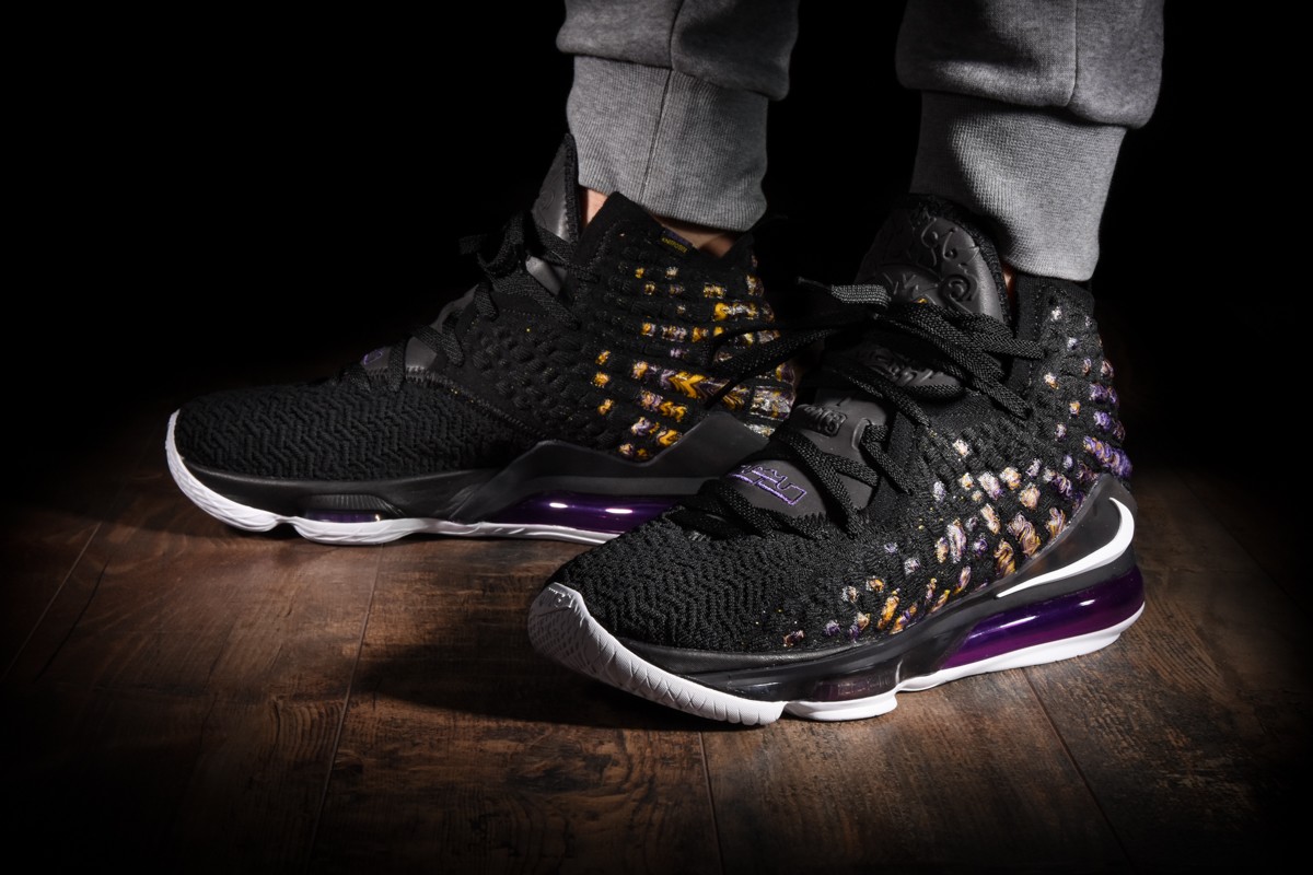 NIKE LEBRON 17 LAKERS