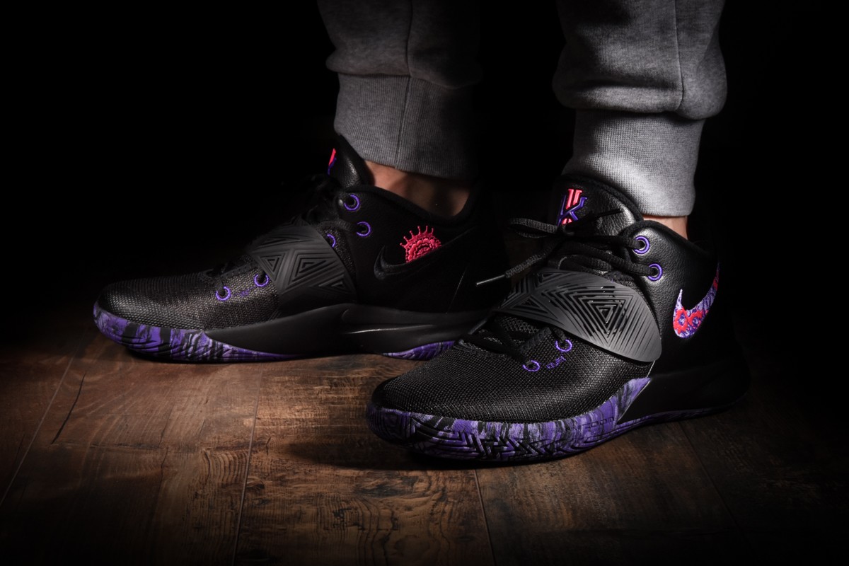 NIKE KYRIE FLYTRAP III BLACK PURPLE