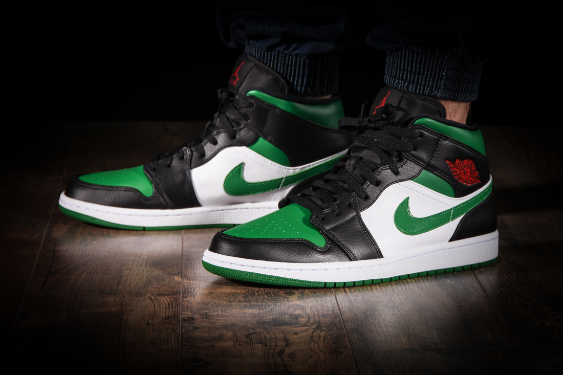 NIKE AIR JORDAN 1 RETRO MID GREEN TOE